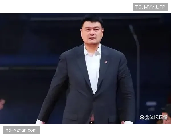 姚明退役后这身材管理也太真实了，当年NBA顶薪拿得值不值？